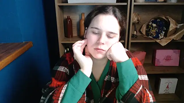 Snapshot of mini_girly chatting on 20, 10, 2025 mini girly online show from 20, 10, 2025