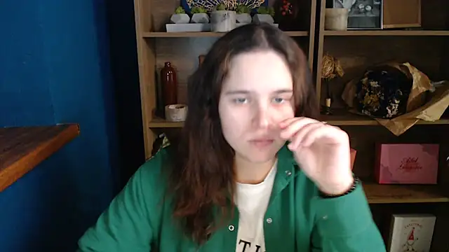 Snapshot of mini_girly chatting on 22, 10, 2025 mini girly online show from 22, 10, 2025