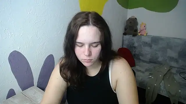 Snapshot of mini_girly chatting on 27, 10, 2025 mini girly online show from 27, 10, 2025