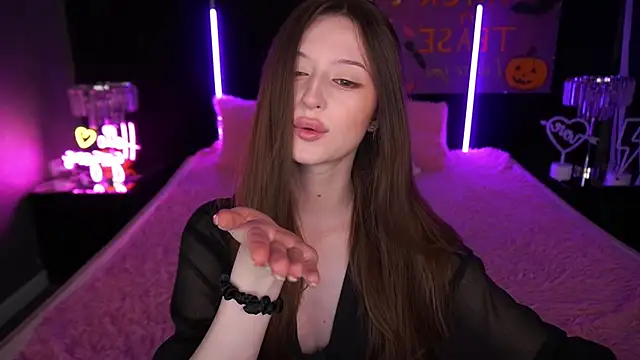 Marmeladkaaa online show from 6, 11, 2025