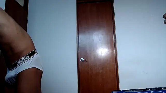 HOTLATINO2025 online show from 9, 5, 2026