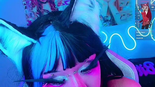 Snapshot of LaytonBox chatting on 18, 2, 2025 LaytonBox online show from 18, 2, 2025