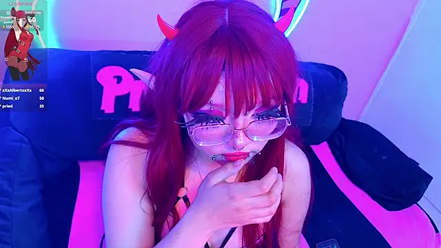 Snapshot of LaytonBox chatting on 18, 3, 2025 LaytonBox online show from 18, 3, 2025