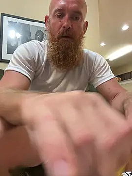 Snapshot of 32XRedBeard chatting on 3, 5, 2026 32XRedBeard online show from 3, 5, 2026