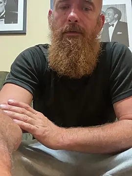Snapshot of 32XRedBeard chatting on 22, 5, 2026 32XRedBeard online show from 22, 5, 2026