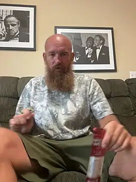 Snapshot of 32XRedBeard chatting on 16, 6, 2026 32XRedBeard online show from 16, 6, 2026