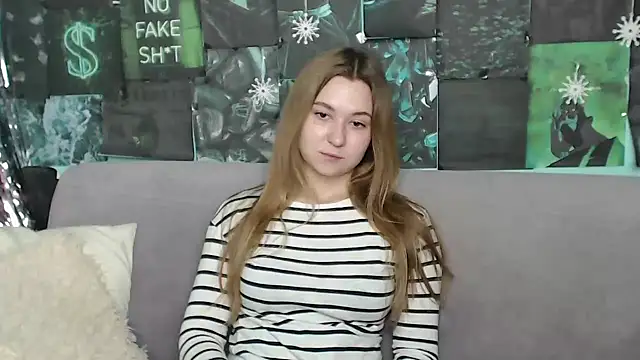 Snapshot of MaryKler chatting on 14, 1, 2025 MaryKler online show from 14, 1, 2025