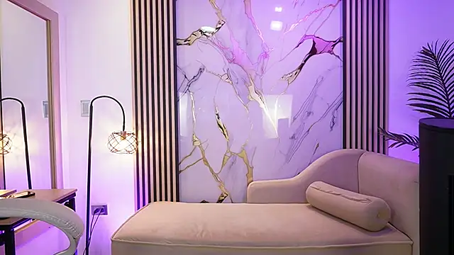 Emma Walkerr  online show from 4, 4, 2026