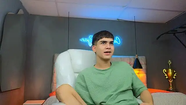 Tommy18   online show from 19, 2, 2025