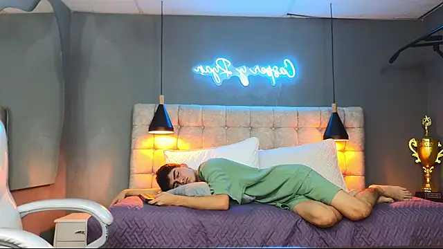 Tommy18   online show from 5, 3, 2025