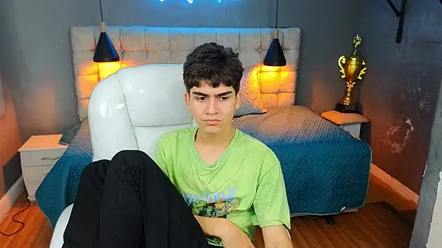 Tommy18   online show from 15, 3, 2025