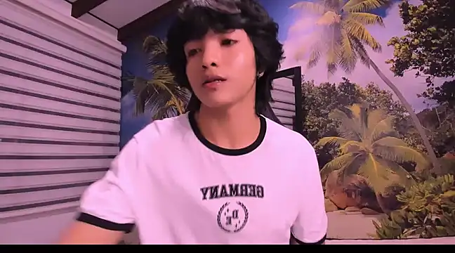 AllanYong18 online show from 1, 2, 2025