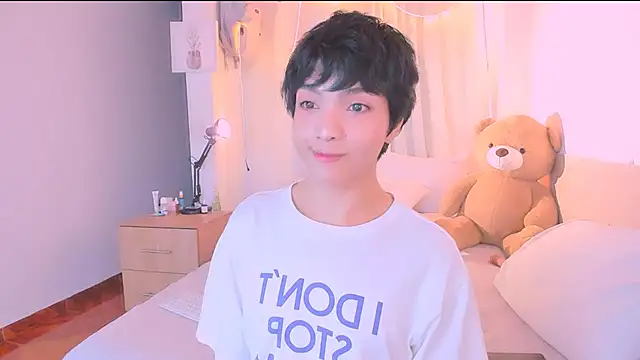 AllanYong18 online show from 19, 10, 2025