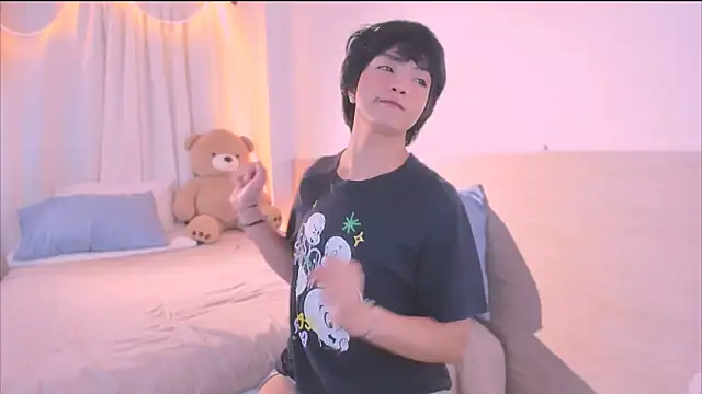 AllanYong18 online show from 16, 12, 2025