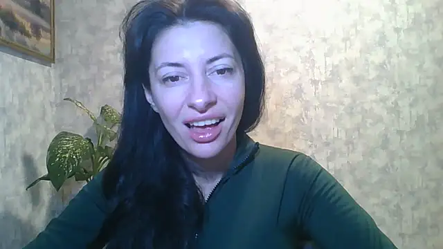 Snapshot of LissaBlossom chatting on 4, 11, 2025 LissaBlossom online show from 4, 11, 2025