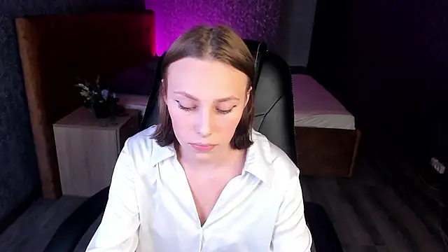 Snapshot of Aliceforfuun chatting on 12, 1, 2025 Aliceforfuun online show from 12, 1, 2025