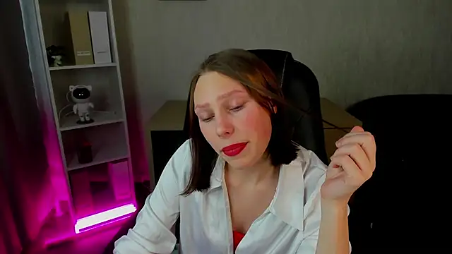 Snapshot of Aliceforfuun chatting on 7, 3, 2025 Aliceforfuun online show from 7, 3, 2025