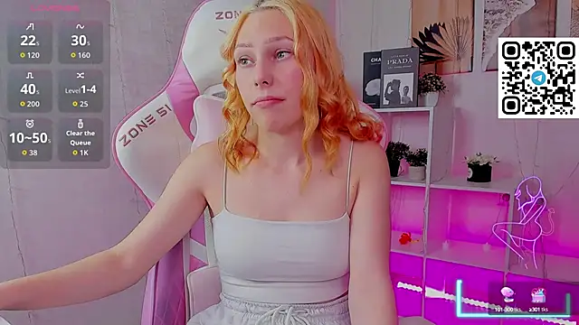 Snapshot of Aliceforfuun chatting on 14, 10, 2025 Aliceforfuun online show from 14, 10, 2025
