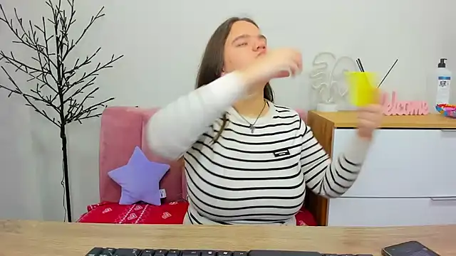 AdeleCruz online show from 11, 2, 2025