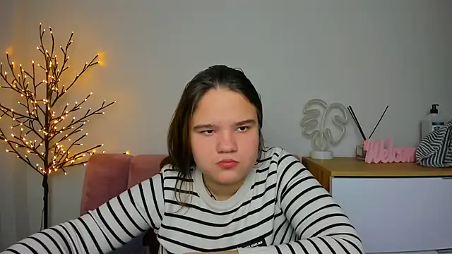 AdeleCruz online show from 12, 2, 2025