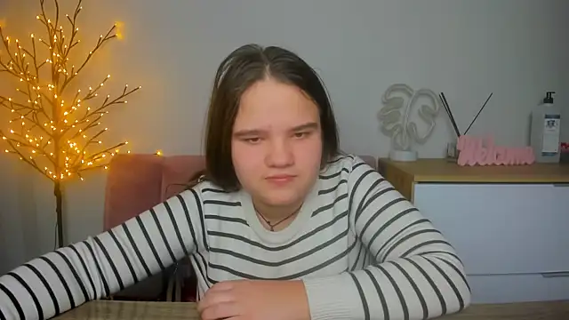 AdeleCruz online show from 12, 2, 2025