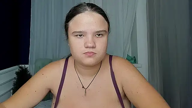 AdeleCruz online show from 28, 9, 2025