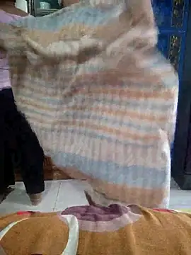 Snapshot of Horny_Desi_Girl chatting on 19, 9, 2025 Horny Desi Girl online show from 19, 9, 2025