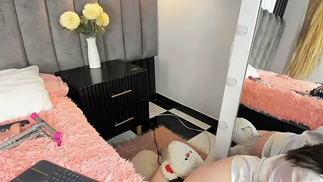 Snapshot of chelsea_bolton_ chatting on 15, 10, 2025 chelsea bolton online show from 15, 10, 2025