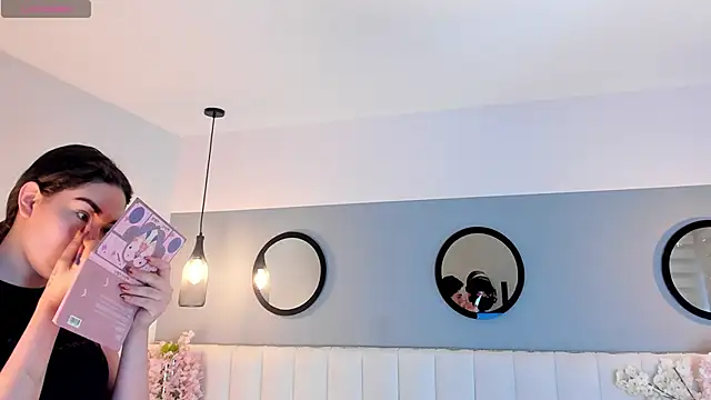 chelsea bolton  online show from 4, 4, 2026