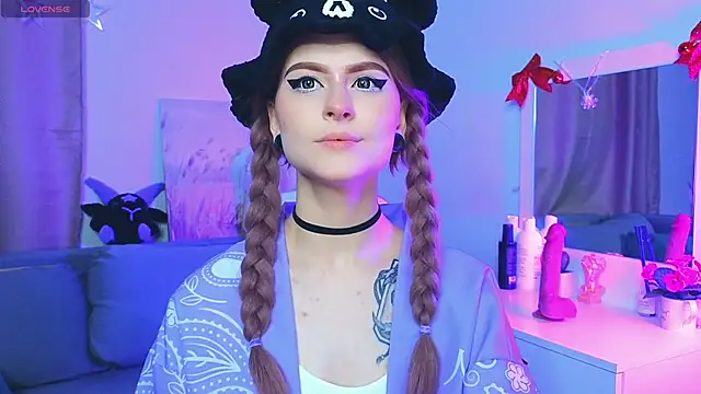 Emily  Mooree online show from 26, 1, 2025