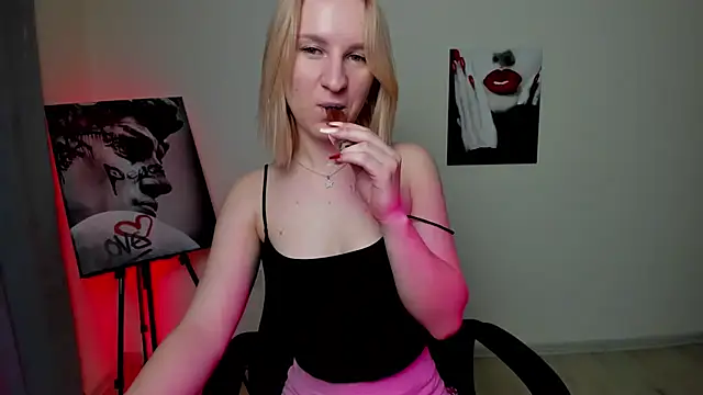 Snapshot of BeautyBlondy chatting on 12, 1, 2025 BeautyBlondy online show from 12, 1, 2025