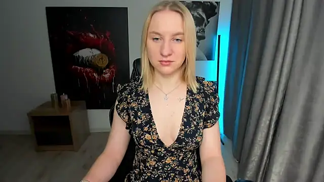 Snapshot of BeautyBlondy chatting on 9, 2, 2025 BeautyBlondy online show from 9, 2, 2025