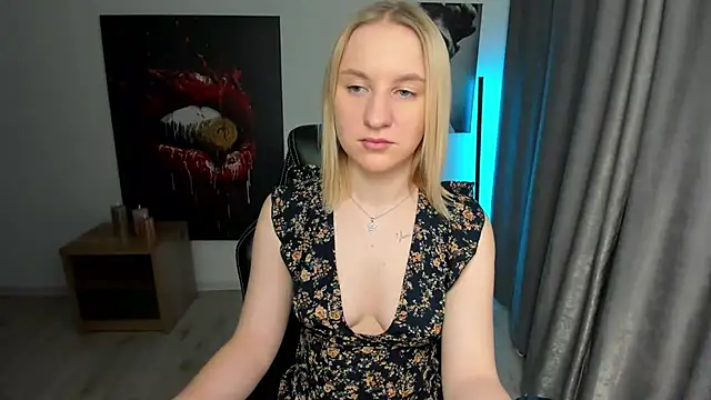 Snapshot of BeautyBlondy chatting on 10, 2, 2025 BeautyBlondy online show from 10, 2, 2025