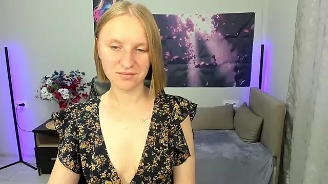Snapshot of BeautyBlondy chatting on 14, 9, 2025 BeautyBlondy online show from 14, 9, 2025