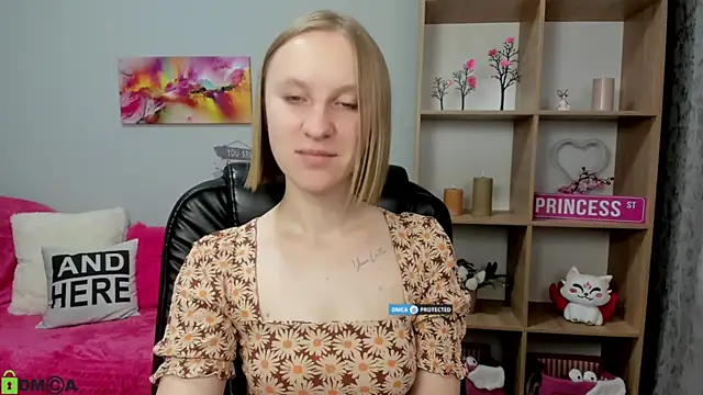 Snapshot of BeautyBlondy chatting on 17, 9, 2025 BeautyBlondy online show from 17, 9, 2025