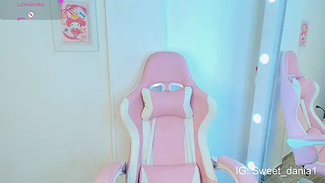 sweet dania  online show from 11, 3, 2025