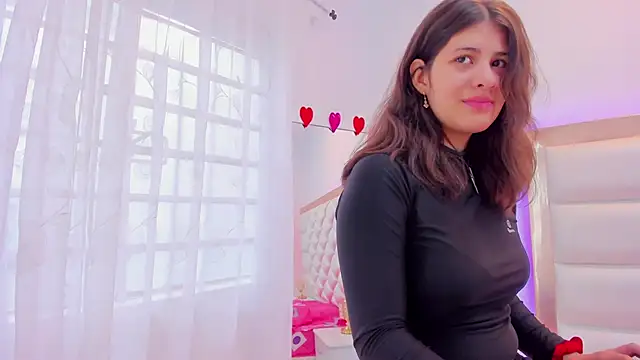 MiaQueen021 online show from 7, 3, 2025