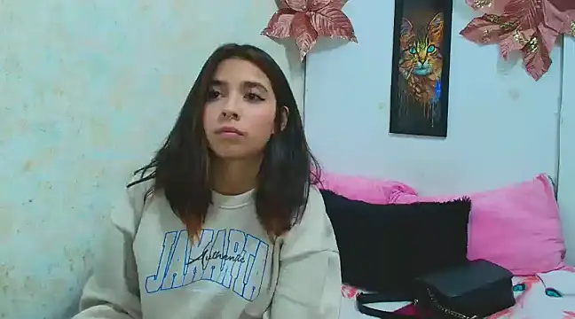 Snapshot of Rousse_violett chatting on 7, 1, 2025 Rousse violett online show from 7, 1, 2025