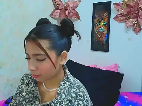 Snapshot of Rousse_violett chatting on 10, 1, 2025 Rousse violett online show from 10, 1, 2025