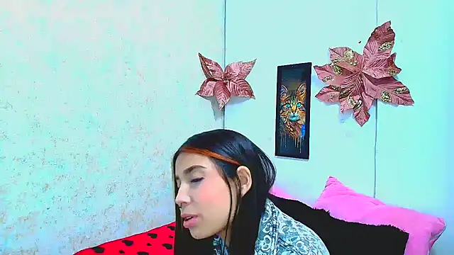 Snapshot of Rousse_violett chatting on 4, 2, 2025 Rousse violett online show from 4, 2, 2025