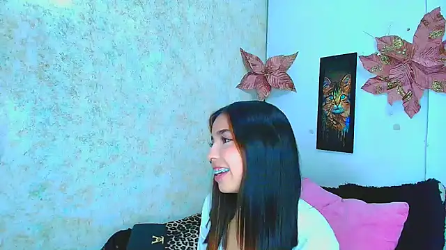 Snapshot of Rousse_violett chatting on 6, 2, 2025 Rousse violett online show from 6, 2, 2025