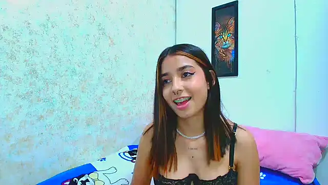 Snapshot of Rousse_violett chatting on 28, 2, 2025 Rousse violett online show from 28, 2, 2025