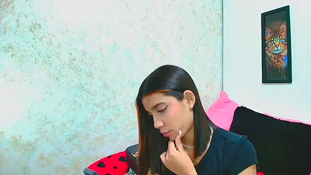 Snapshot of Rousse_violett chatting on 11, 3, 2025 Rousse violett online show from 11, 3, 2025