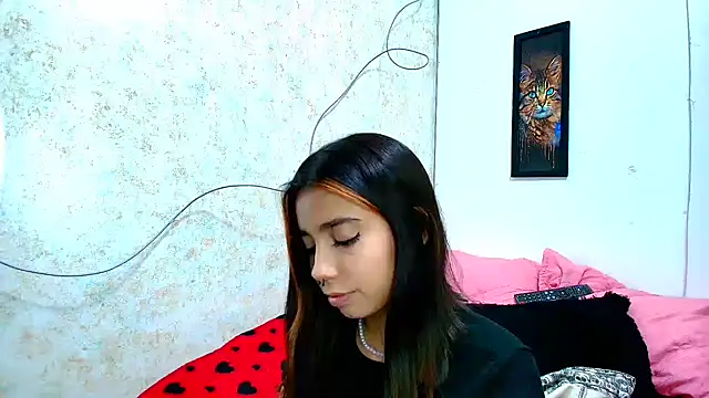 Snapshot of Rousse_violett chatting on 14, 3, 2025 Rousse violett online show from 14, 3, 2025