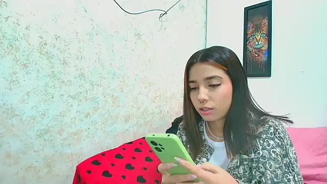 Snapshot of Rousse_violett chatting on 15, 3, 2025 Rousse violett online show from 15, 3, 2025