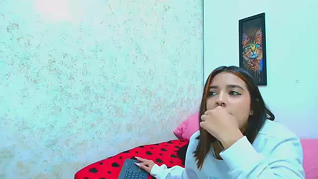 Snapshot of Rousse_violett chatting on 17, 3, 2025 Rousse violett online show from 17, 3, 2025