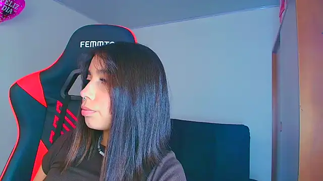 Snapshot of Rousse_violett chatting on 27, 9, 2025 Rousse violett online show from 27, 9, 2025