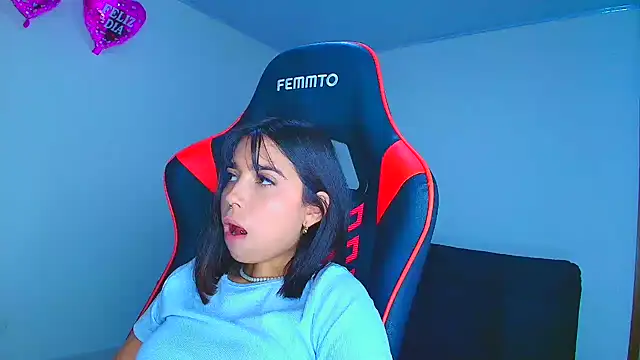 Snapshot of Rousse_violett chatting on 30, 9, 2025 Rousse violett online show from 30, 9, 2025