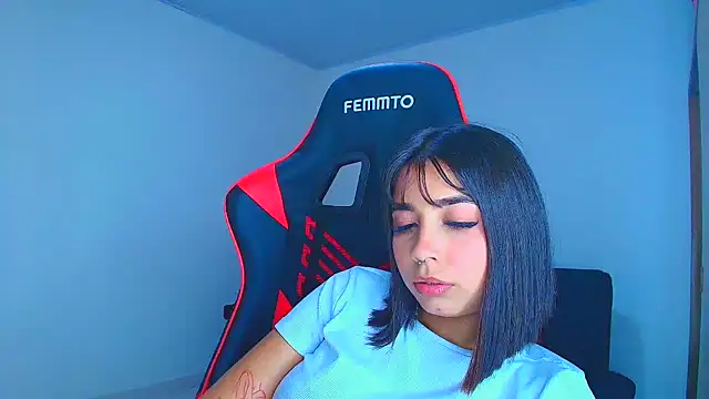 Snapshot of Rousse_violett chatting on 20, 10, 2025 Rousse violett online show from 20, 10, 2025