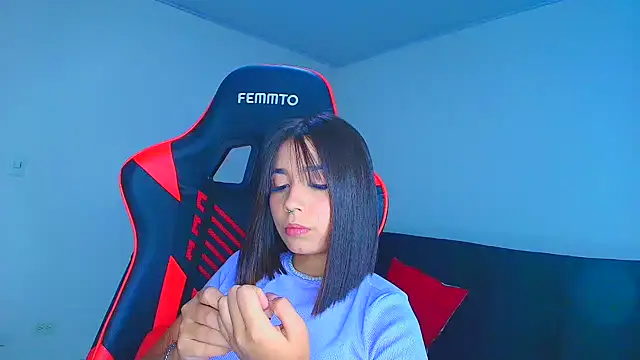 Snapshot of Rousse_violett chatting on 20, 11, 2025 Rousse violett online show from 20, 11, 2025